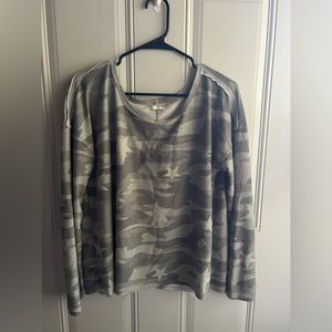 Maurice’s camoflauge star sleep shirt